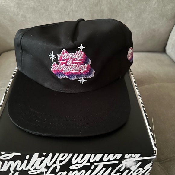 Taco Bell employee hat - Picture 3 of 4